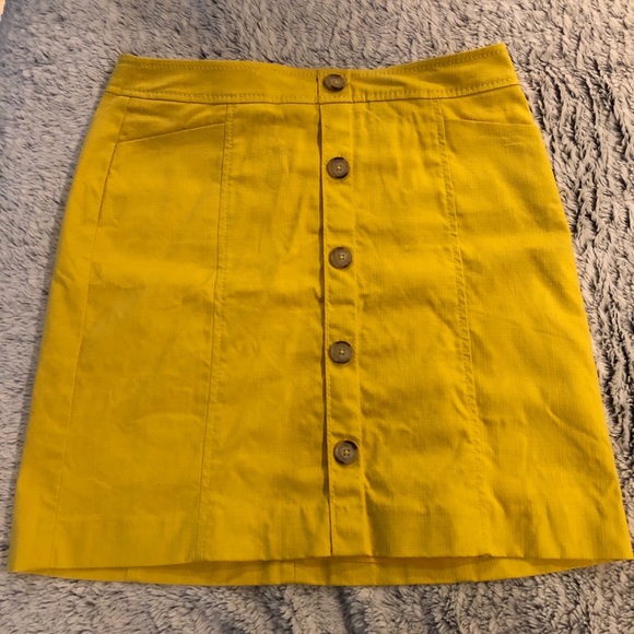 LOFT Dresses & Skirts - Cute yellow Loft skirt. Never worn!